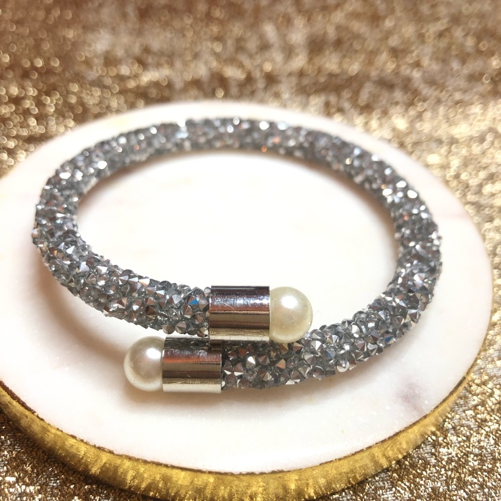 Crystals bangle silver tone crystals w/ pearls